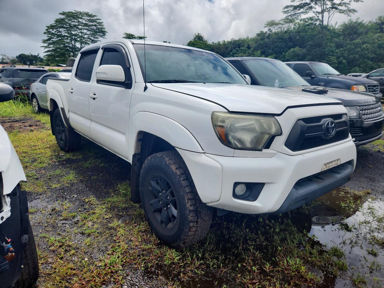 2015 Toyota Tacoma V6 - Image 4