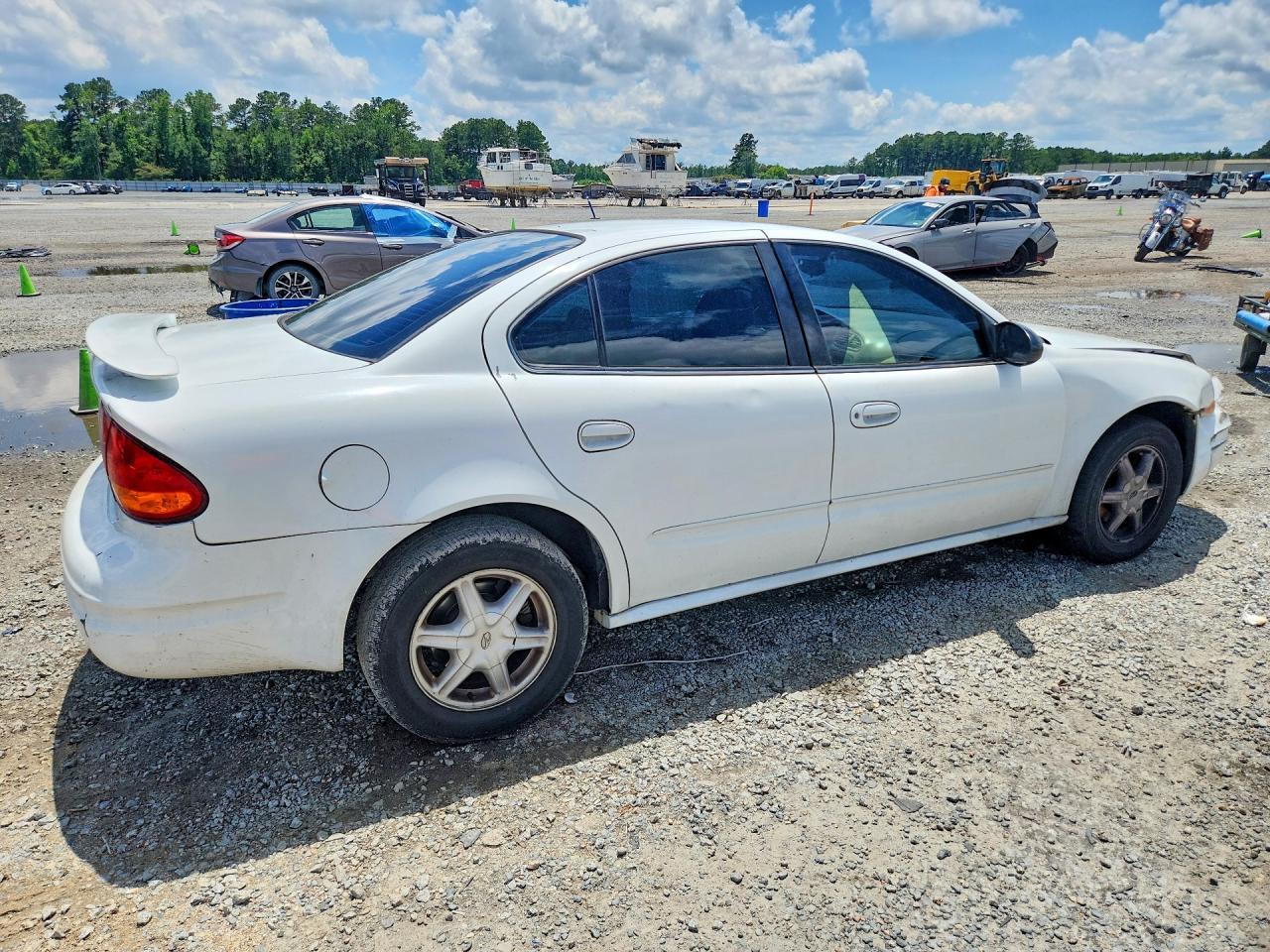 2002 Oldsmobile Alero Gl - Image 3