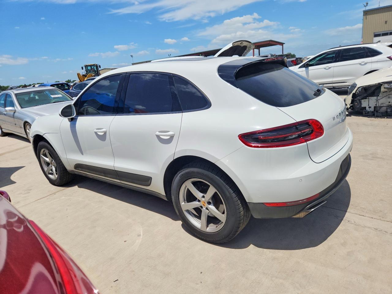 2017 Porsche Macan - Image 2