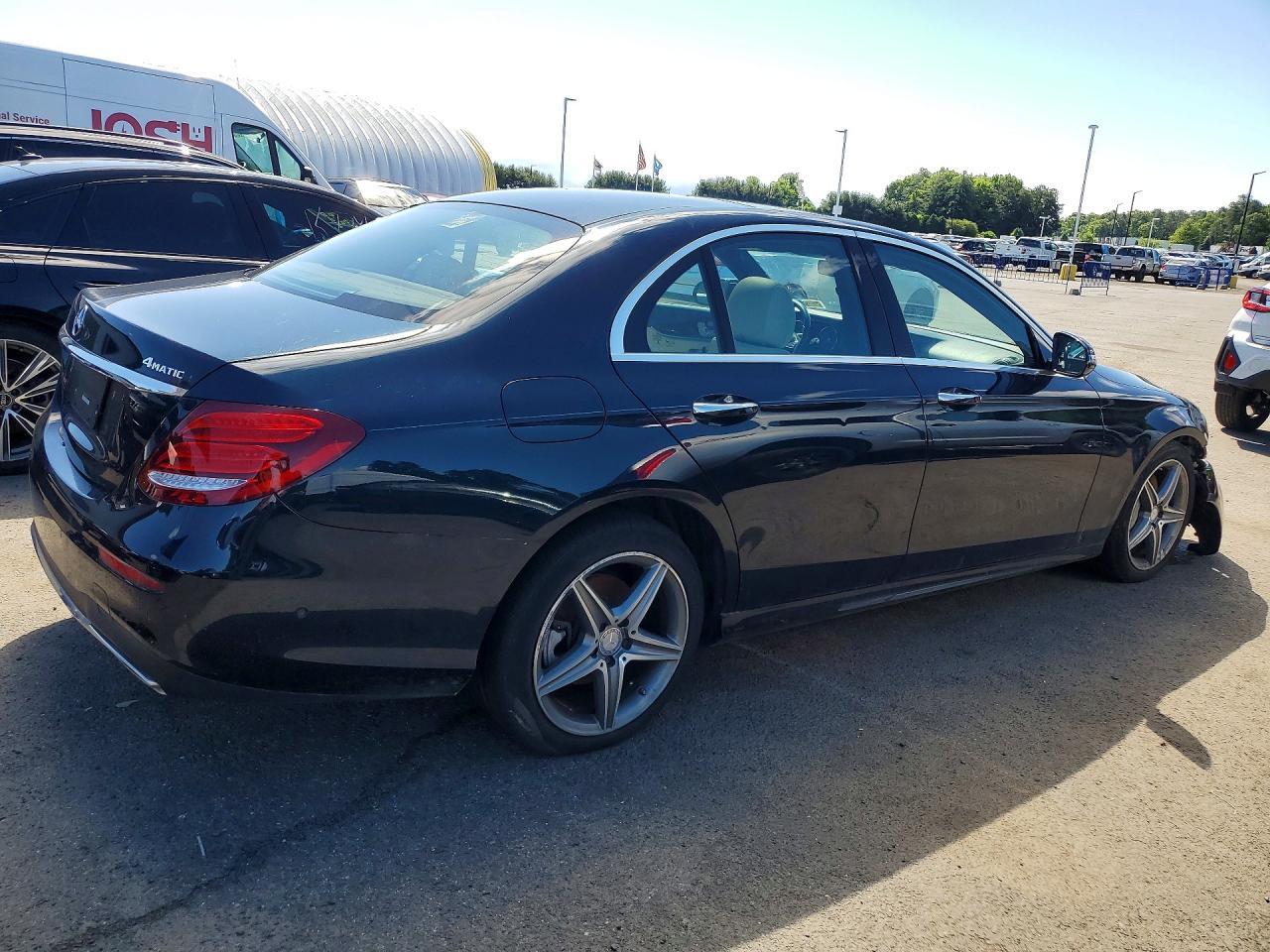 2017 Mercedes-Benz E 300 4Matic - Фото 3