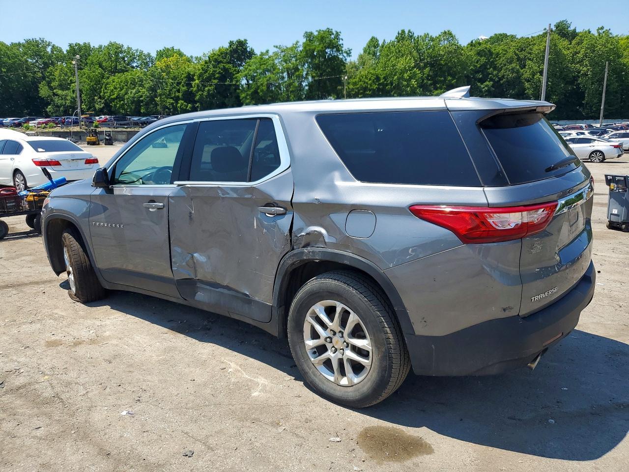 2020 Chevrolet Traverse Ls - Фото 2