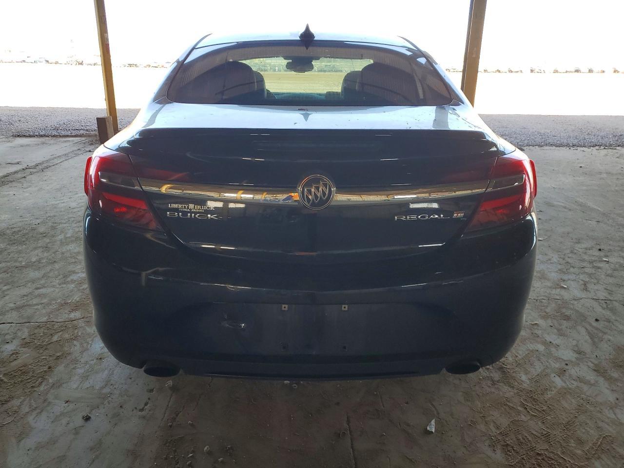 2017 Buick Regal Sport Touring - Image 6