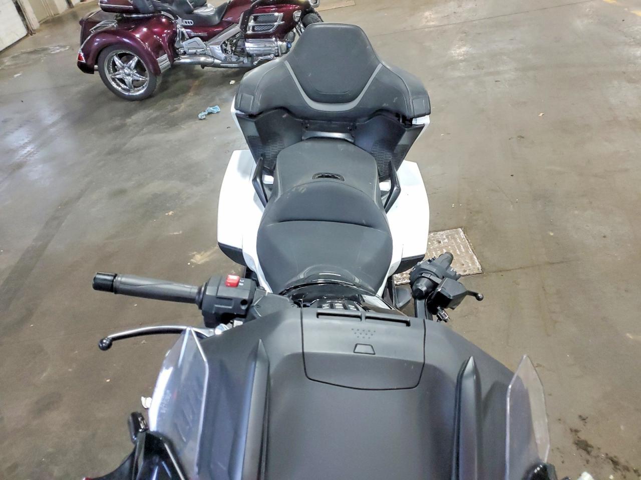 2024 Honda Gl1800 - Image 5