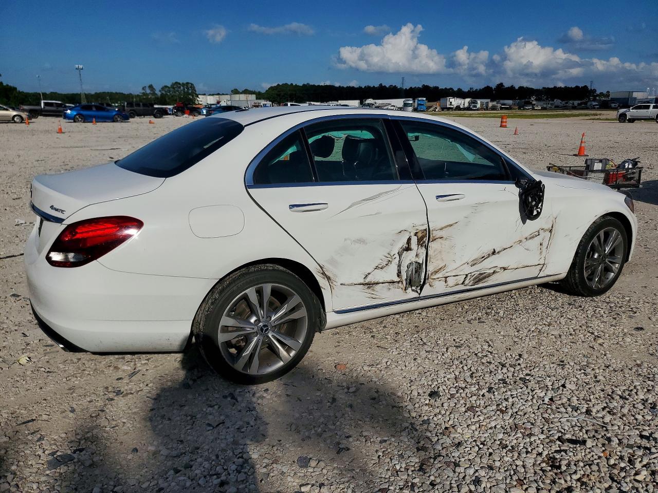 2018 Mercedes-Benz C 300 4Matic - Фото 3
