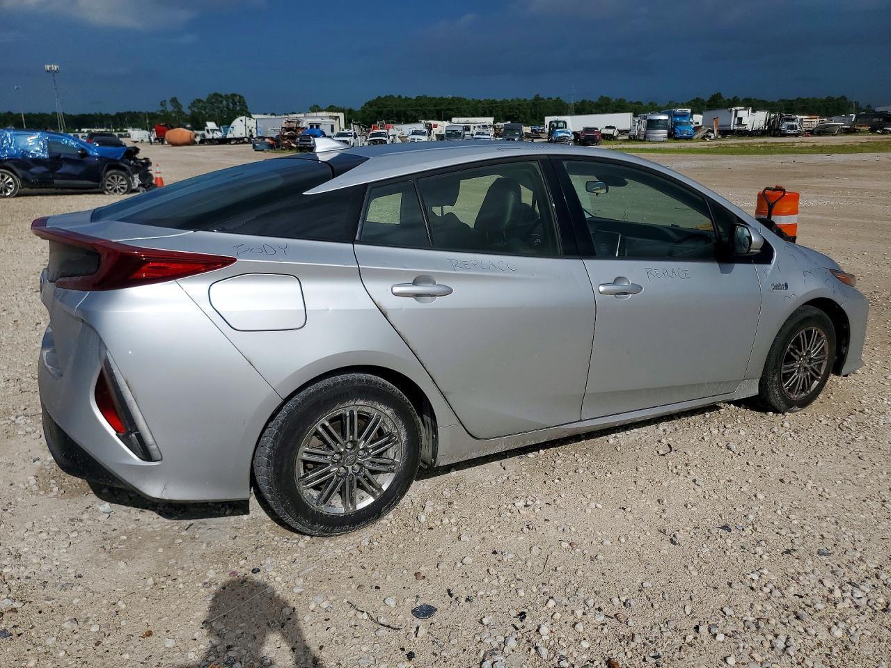 2019 Toyota Prius Prime Premium - Фото 3
