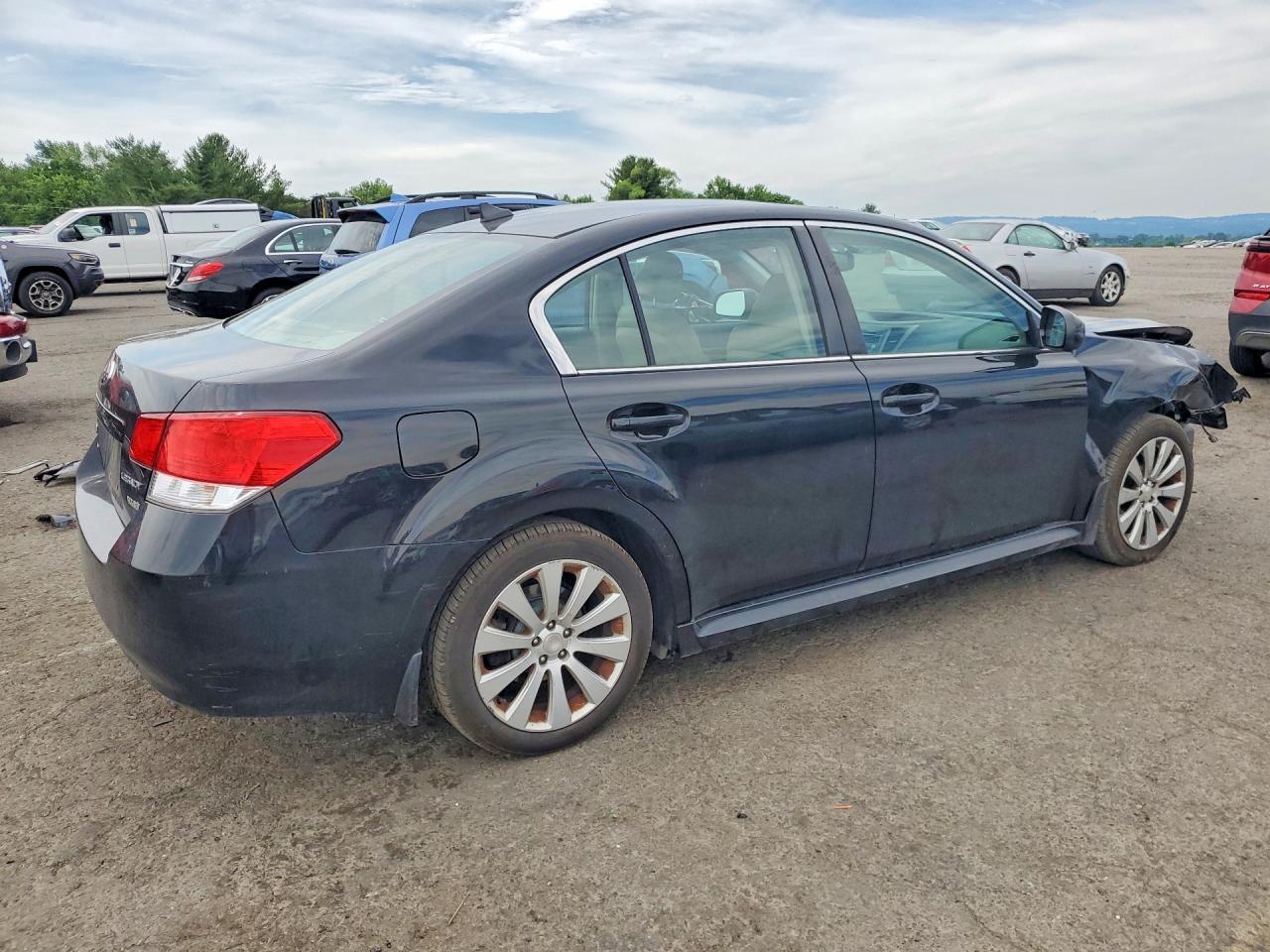 2011 Subaru Legacy 2.5I Limited - Фото 3
