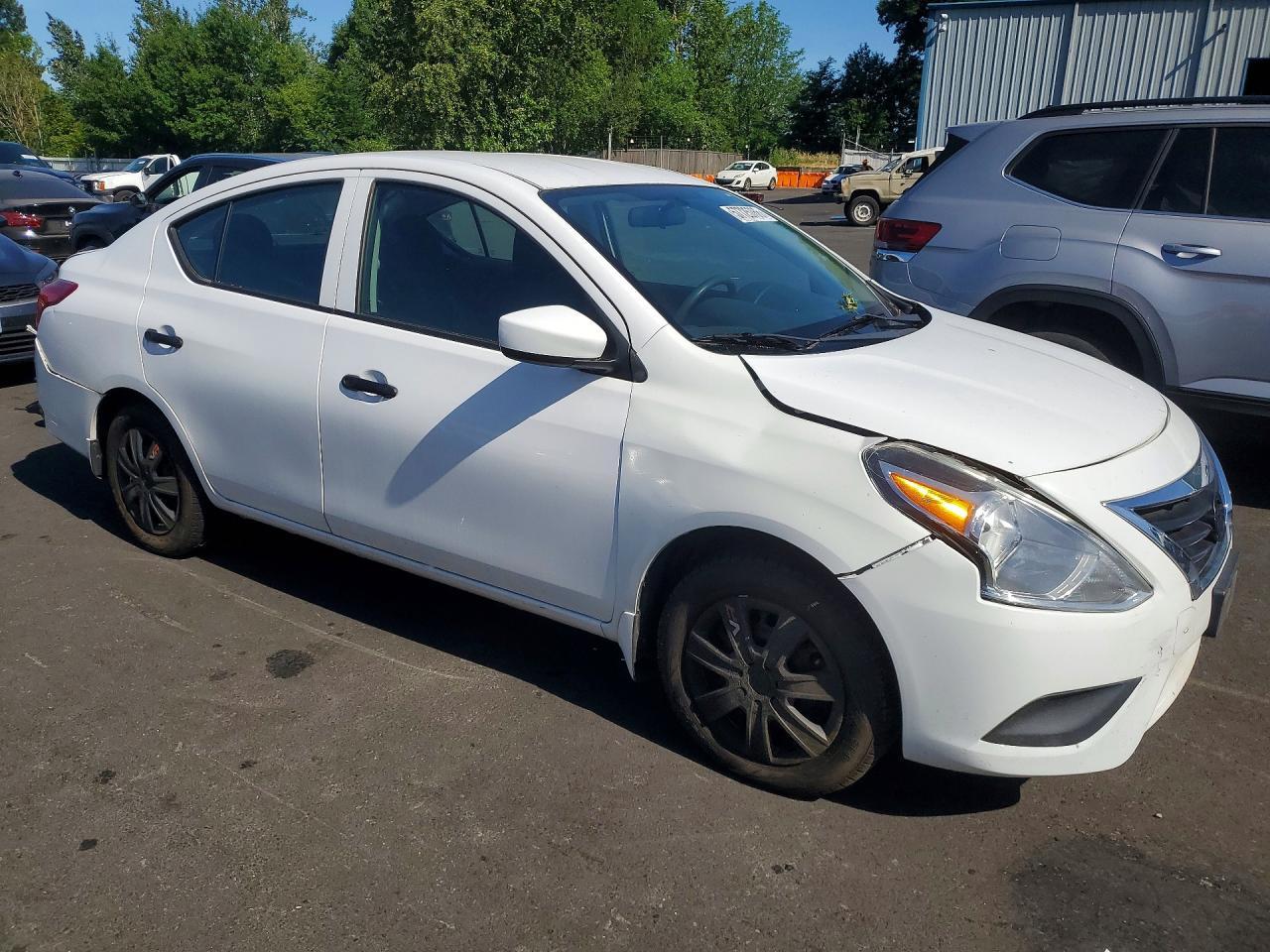2019 Nissan Versa S - Фото 4