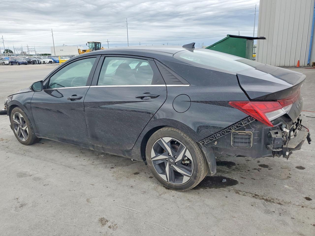 2023 Hyundai Elantra Limited - Фото 2