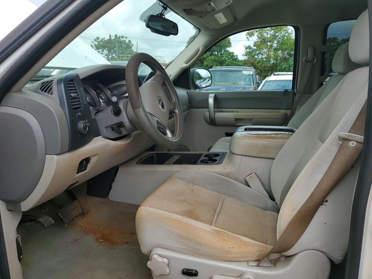 2008 GMC Sierra K1500 - Image 7