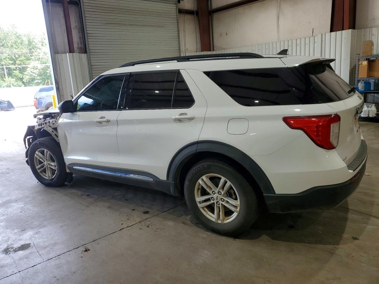 2023 Ford Explorer Xlt - Фото 2