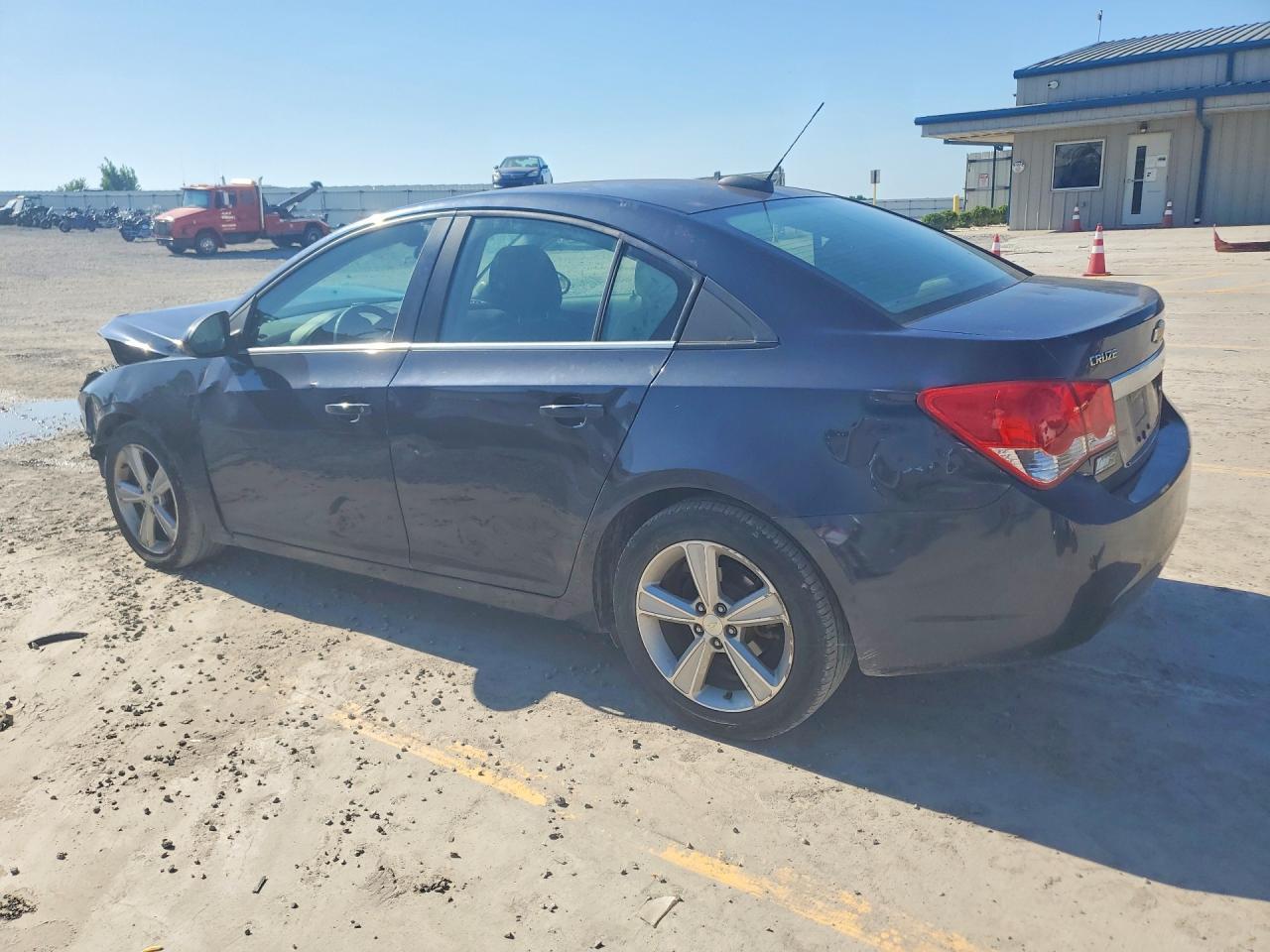 2015 Chevrolet Cruze Lt - Image 2