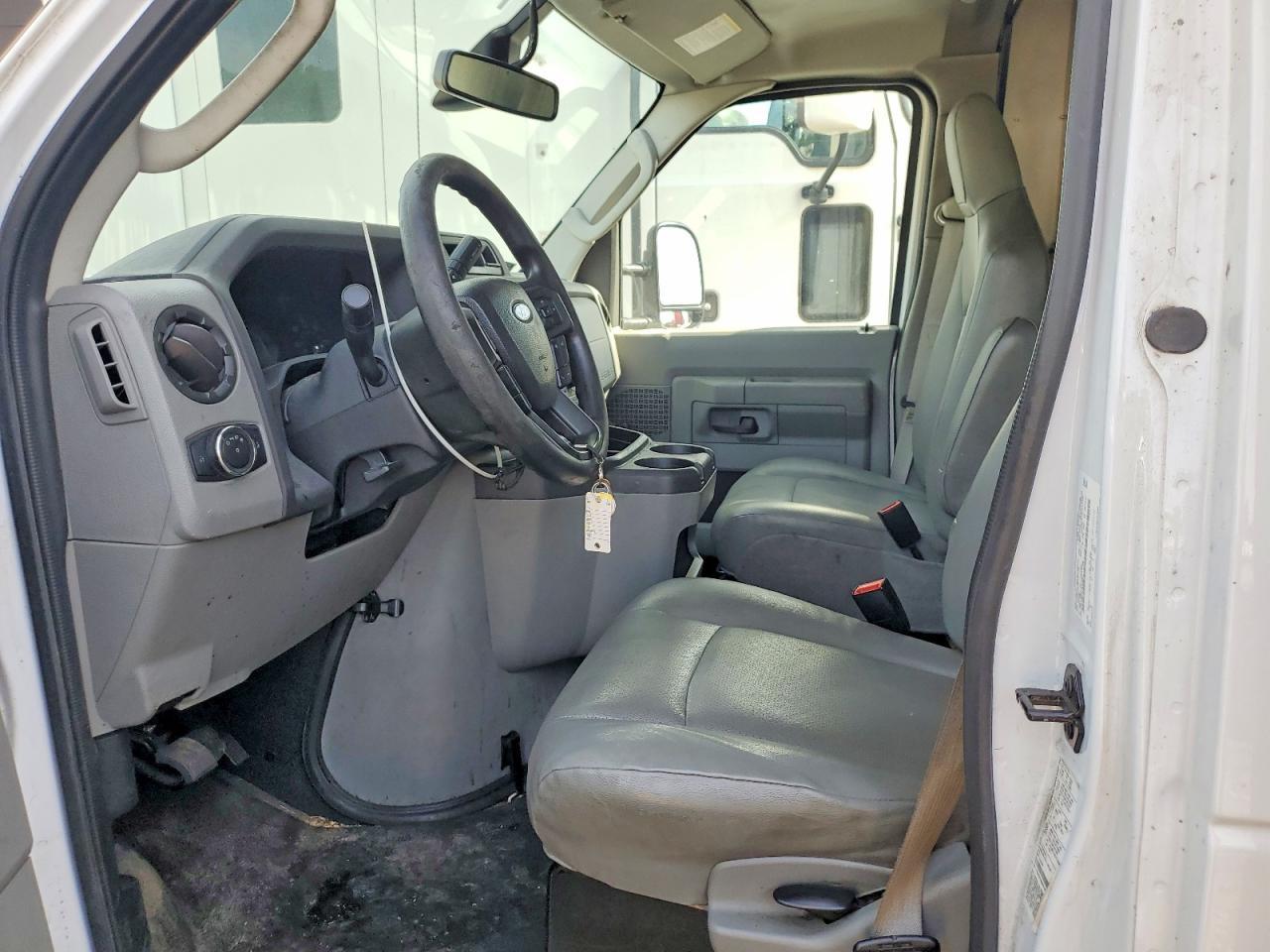 2021 Ford E350 Box Truck - Фото 7