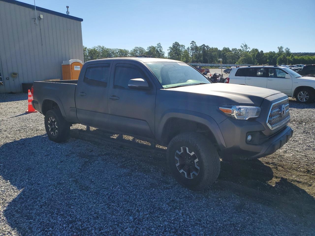 2016 Toyota Tacoma Trd Off-Road - Image 4