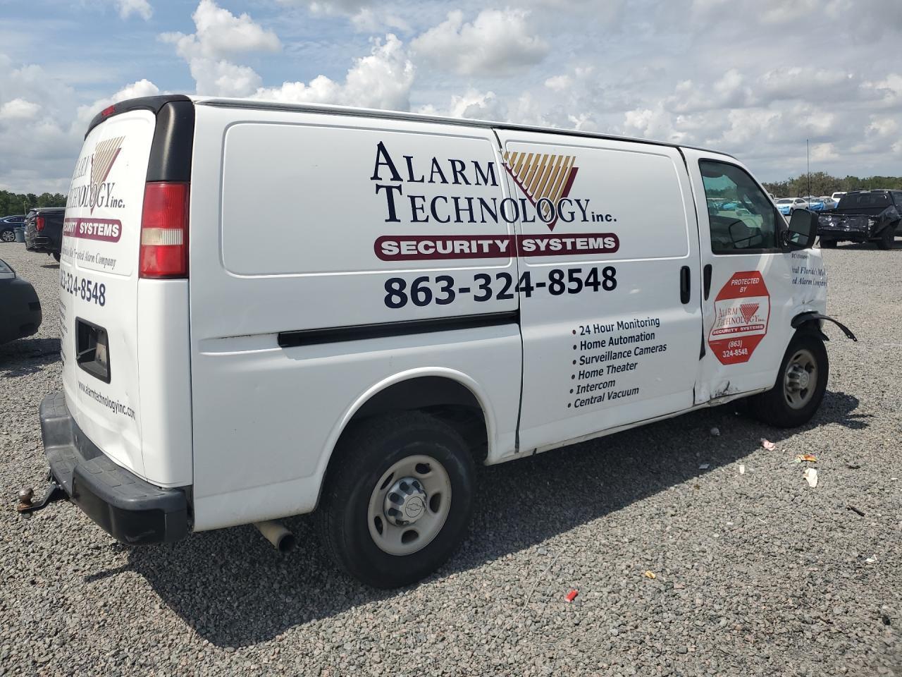 2017 Chevrolet Express G2500 - Фото 3