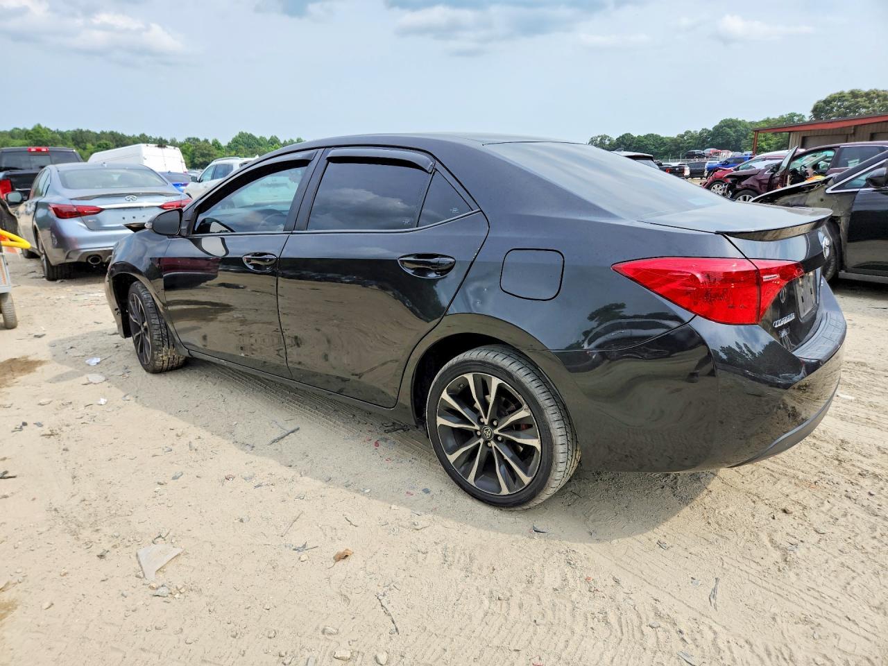 2019 Toyota Corolla Se - Image 2