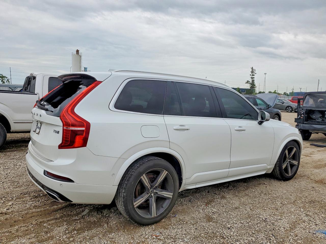 2017 Volvo Xc90 T8 - Image 3