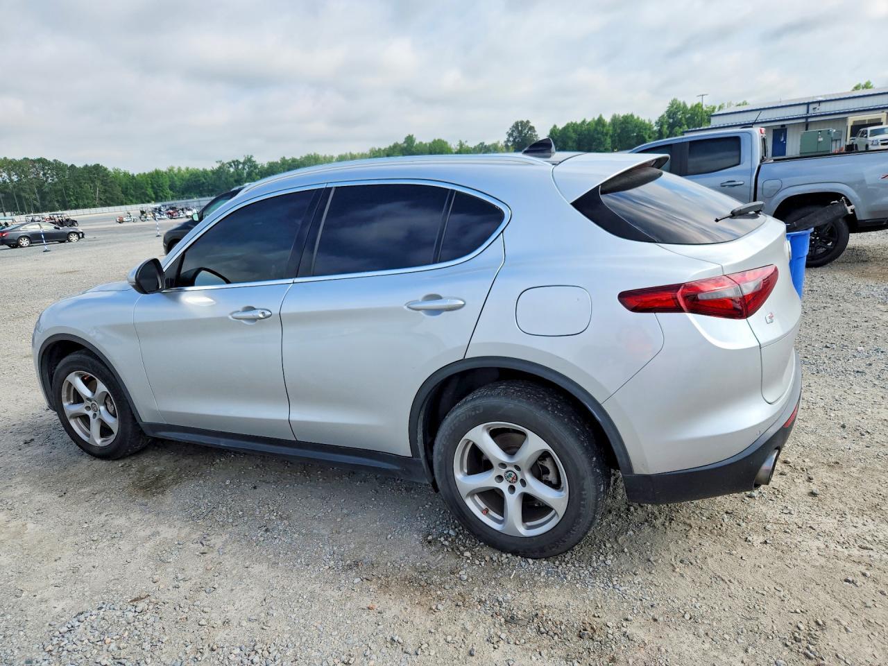 2018 Alfa Romeo Stelvio - Image 2