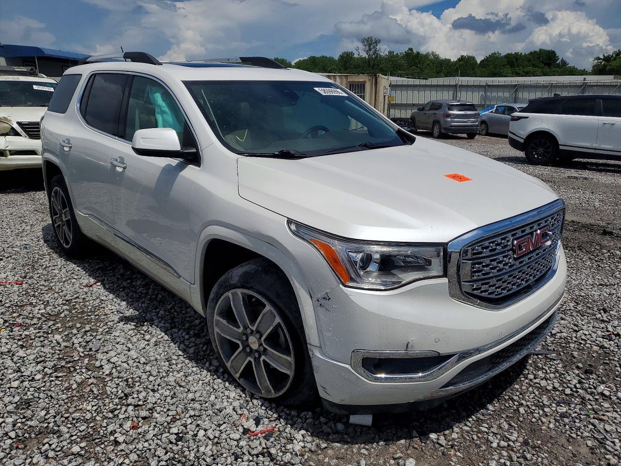 2017 GMC Acadia Denali - Image 4