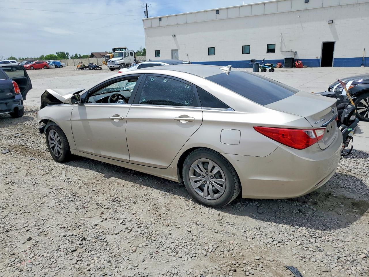 2011 Hyundai Sonata Gls - Image 2