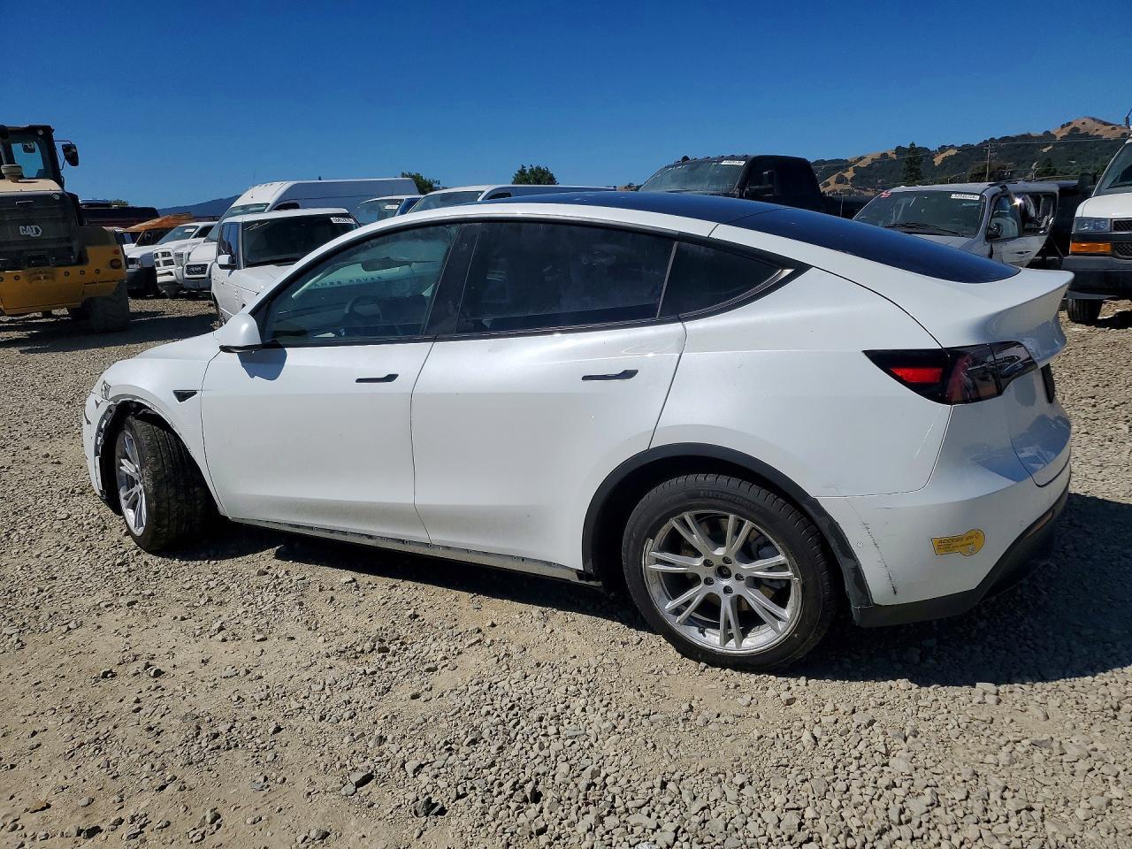 2022 Tesla Model Y - Image 2