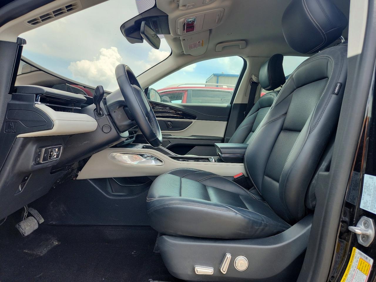 2025 Lincoln Nautilus Premiere - Image 7