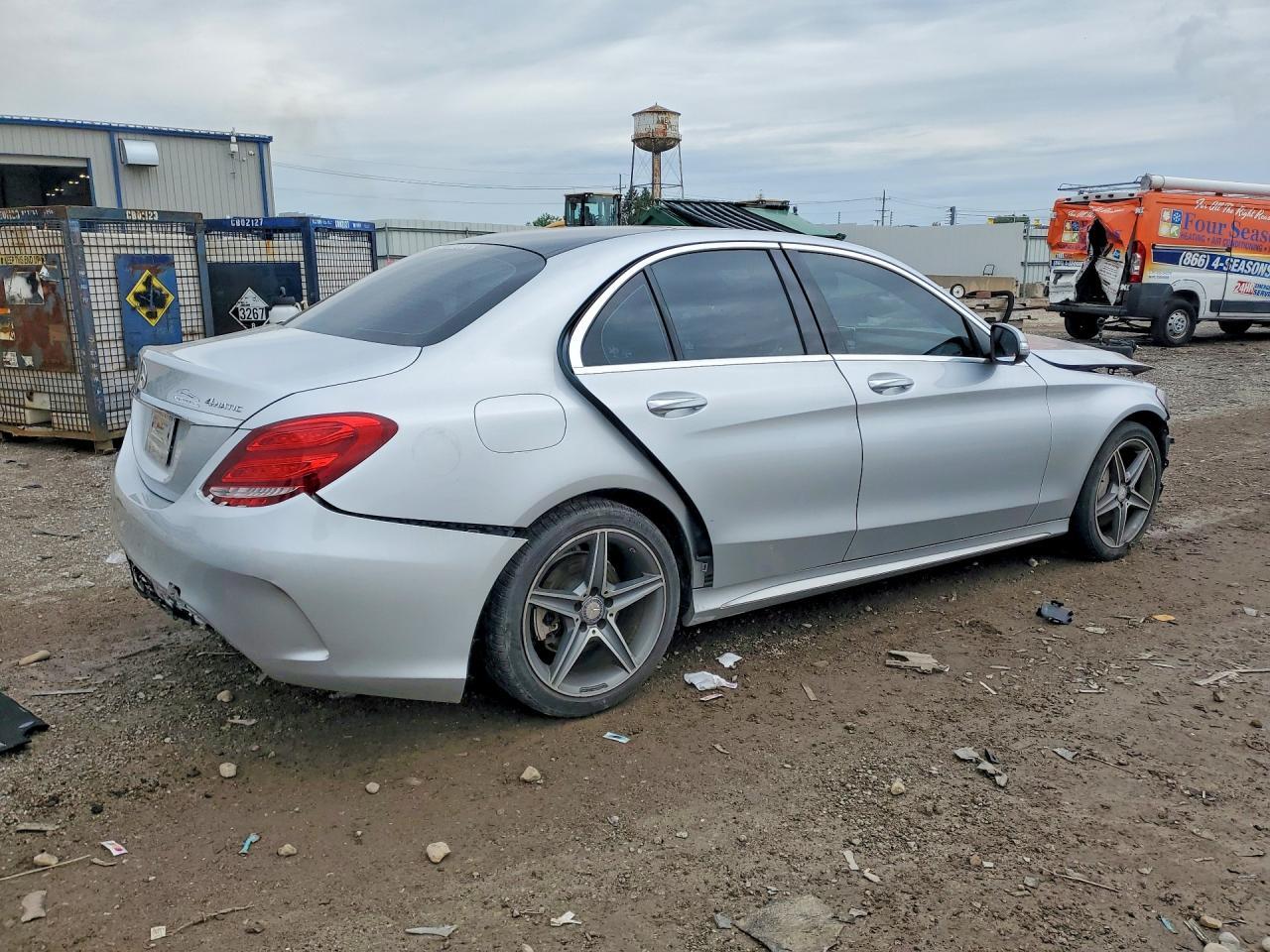 2015 Mercedes-Benz C 300 4Matic - Фото 3
