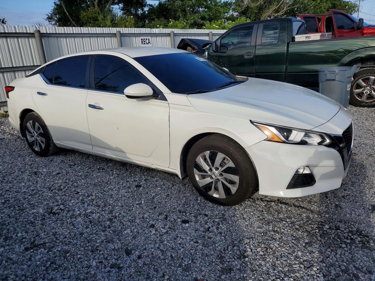 2020 Nissan Altima S - Фото 4
