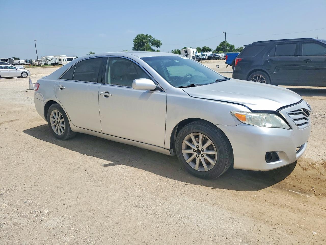 2011 Toyota Camry - Фото 4