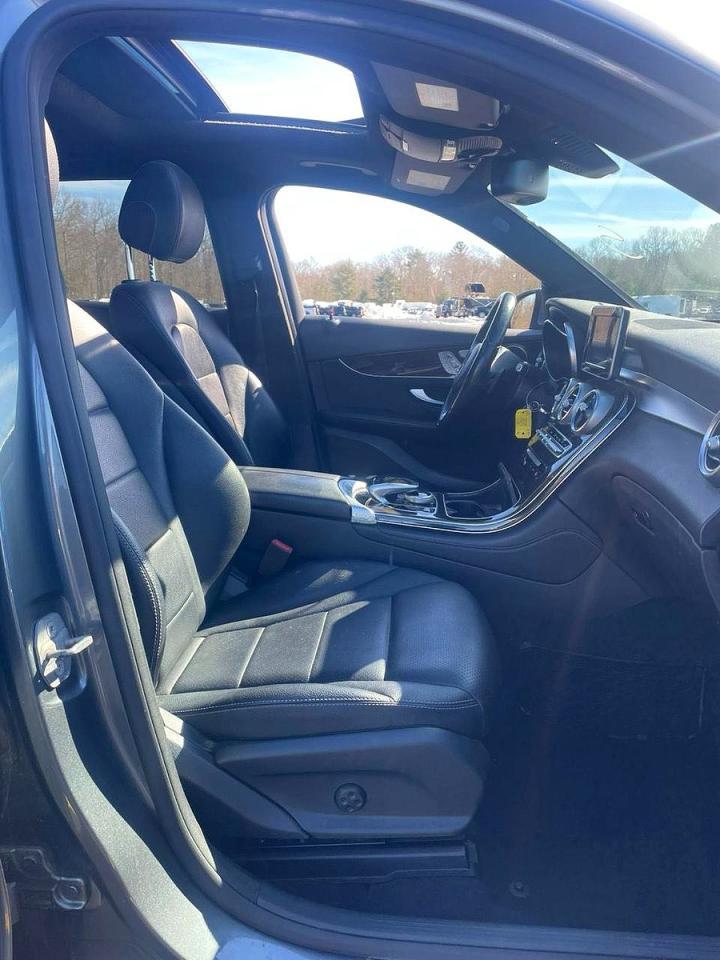 2017 Mercedes-Benz Glc 300 4Matic - Image 5