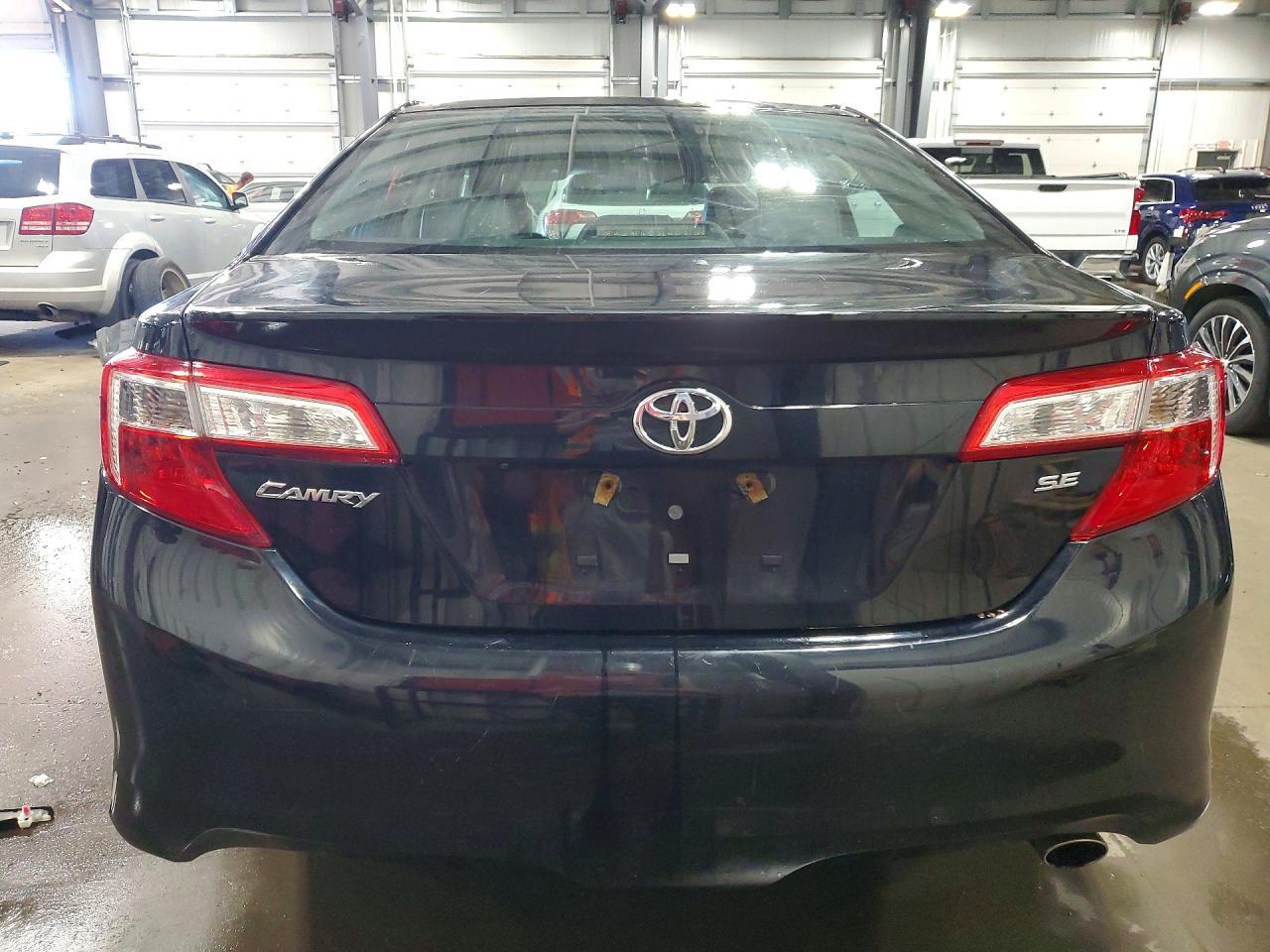 2014 Toyota Camry Se - Фото 6