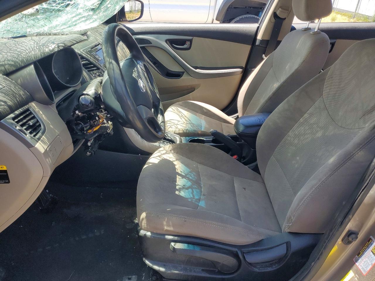 2016 Hyundai Elantra - Фото 7