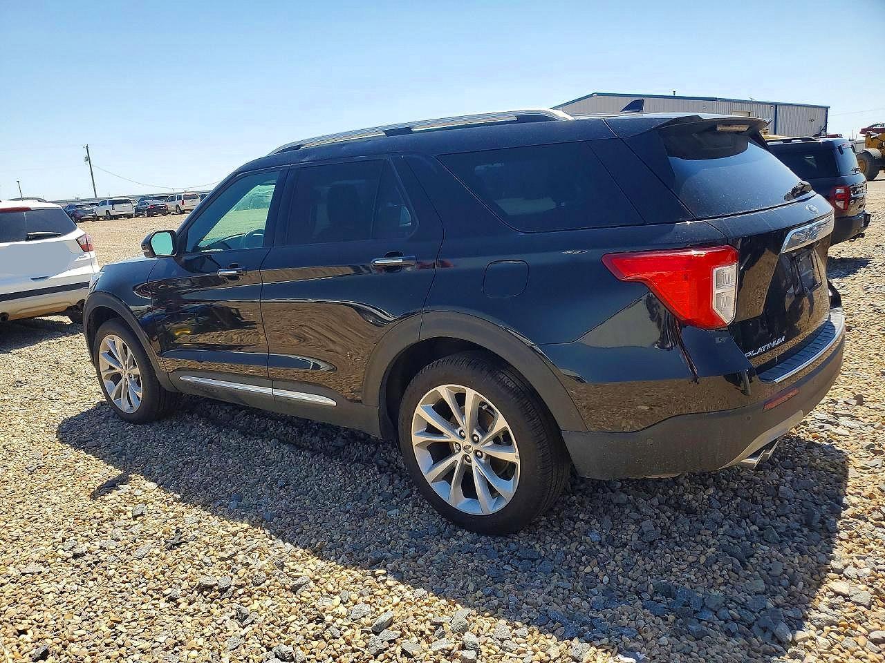 2022 Ford Explorer Platinum - Фото 2