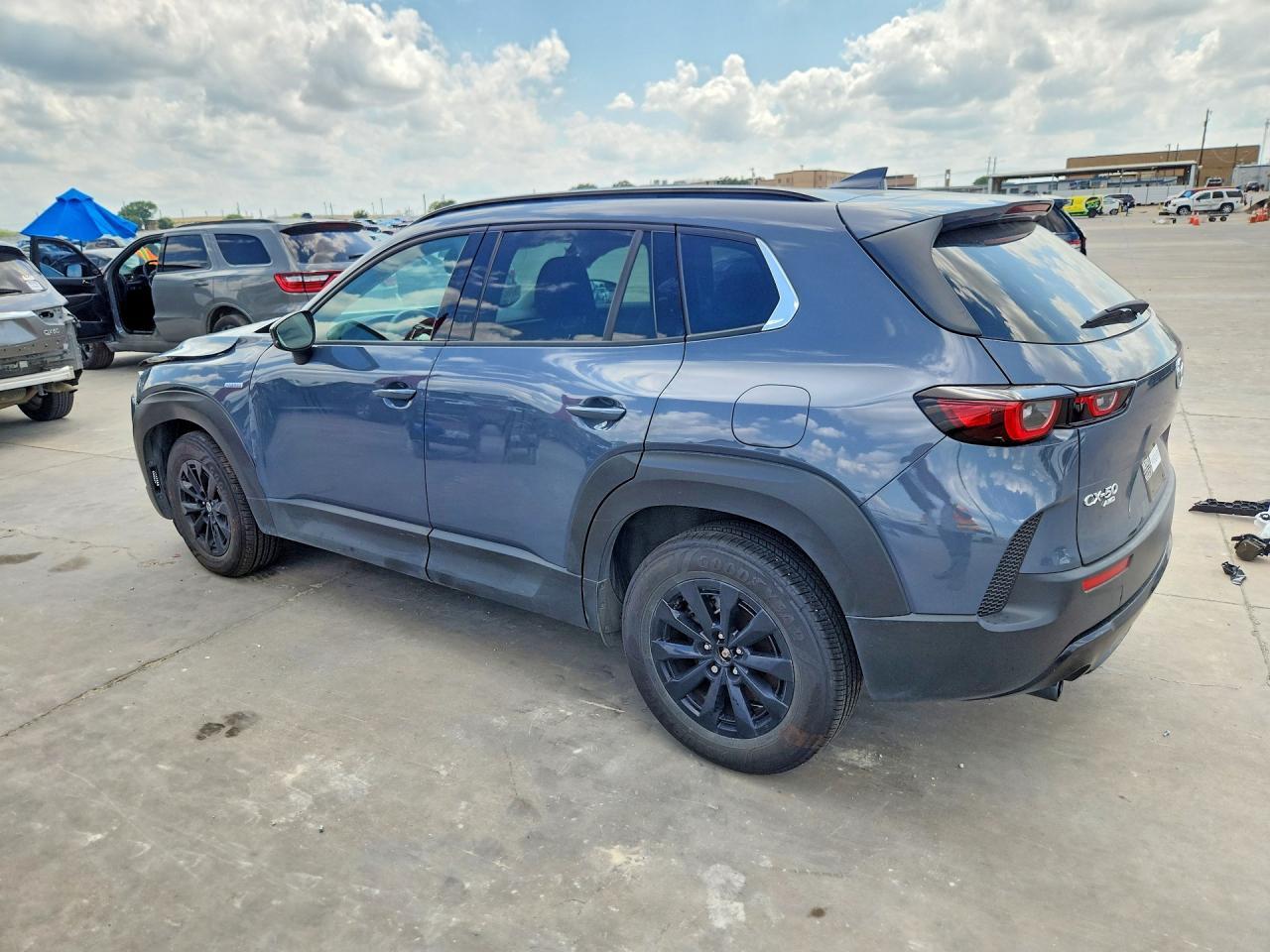 2025 Mazda Cx-50 Premium - Фото 2