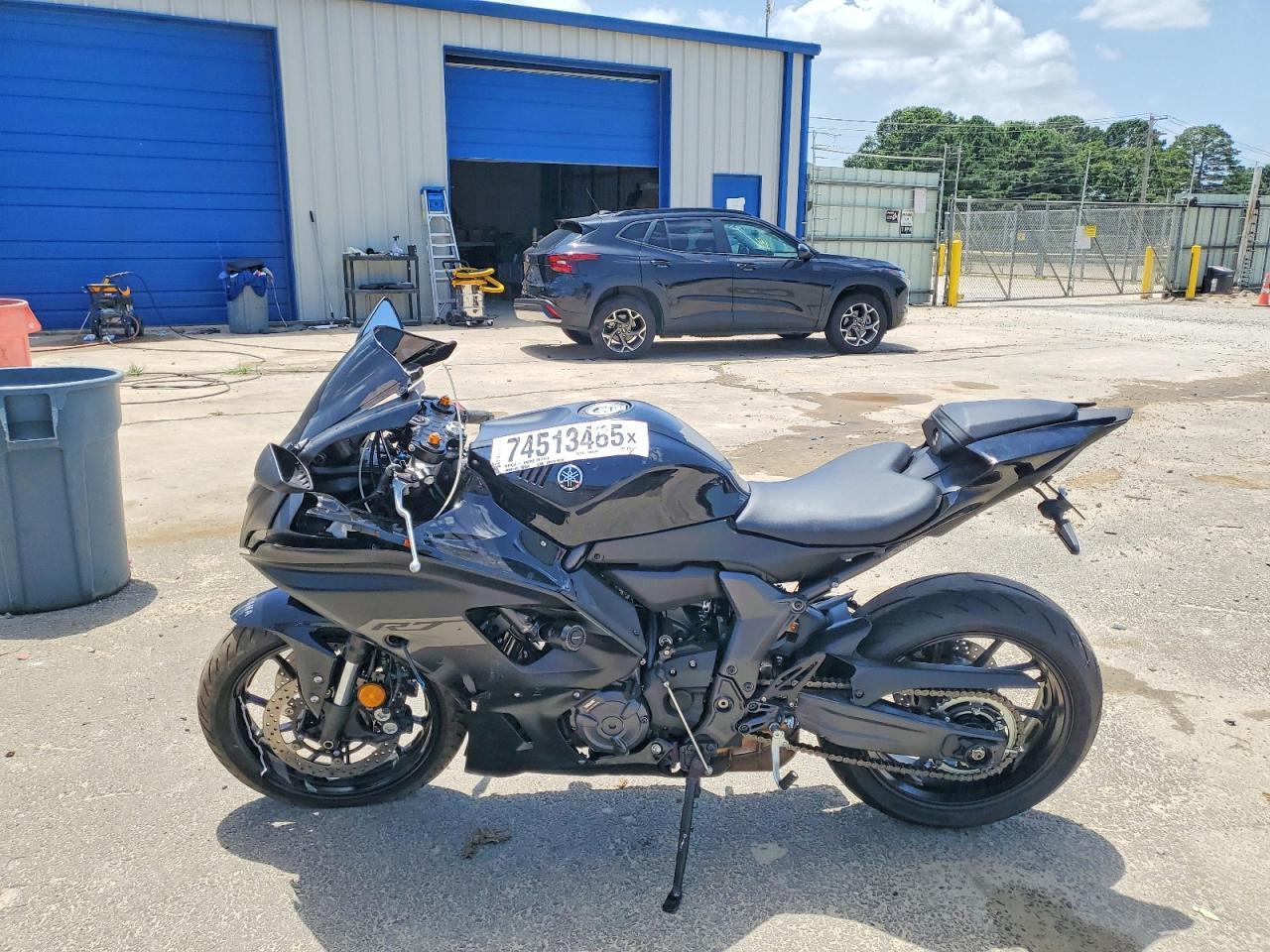2025 Yamaha Yzfr7 - Фото 3