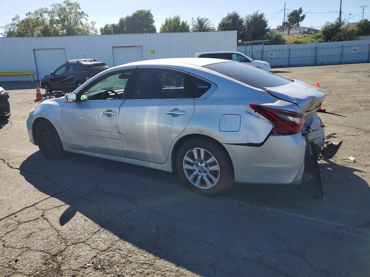 2018 Nissan Altima 2.5 S - Фото 2