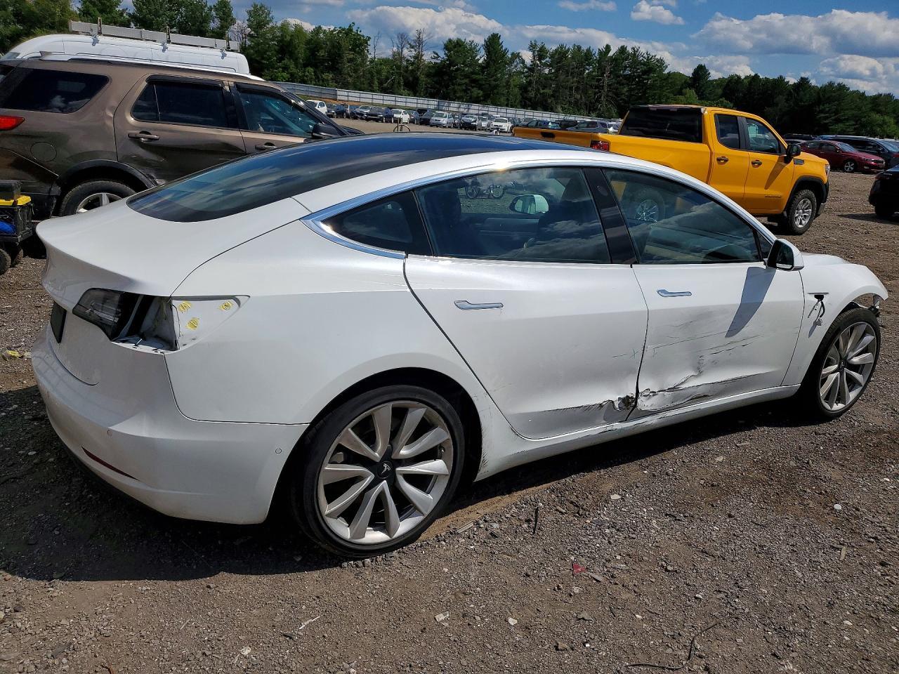 2019 Tesla Model 3 - Фото 3