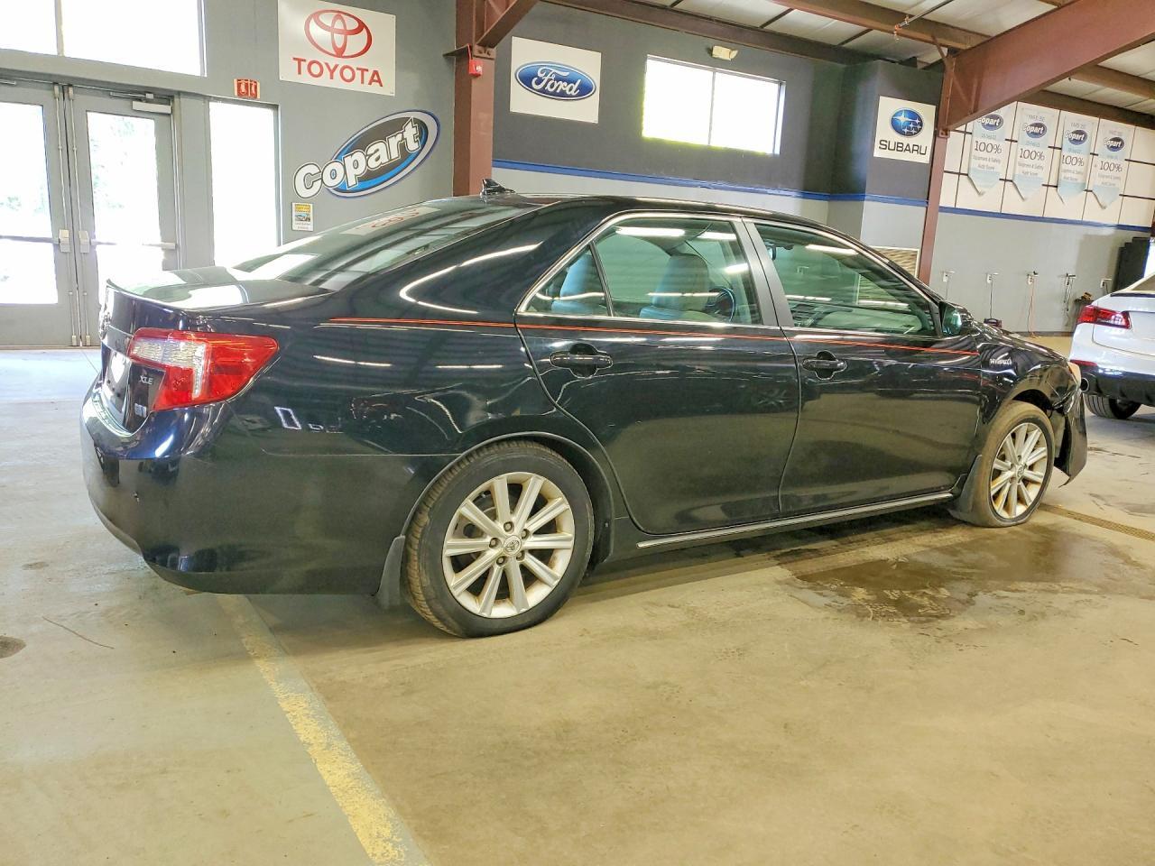 2012 Toyota Camry Hybrid Xle - Image 3