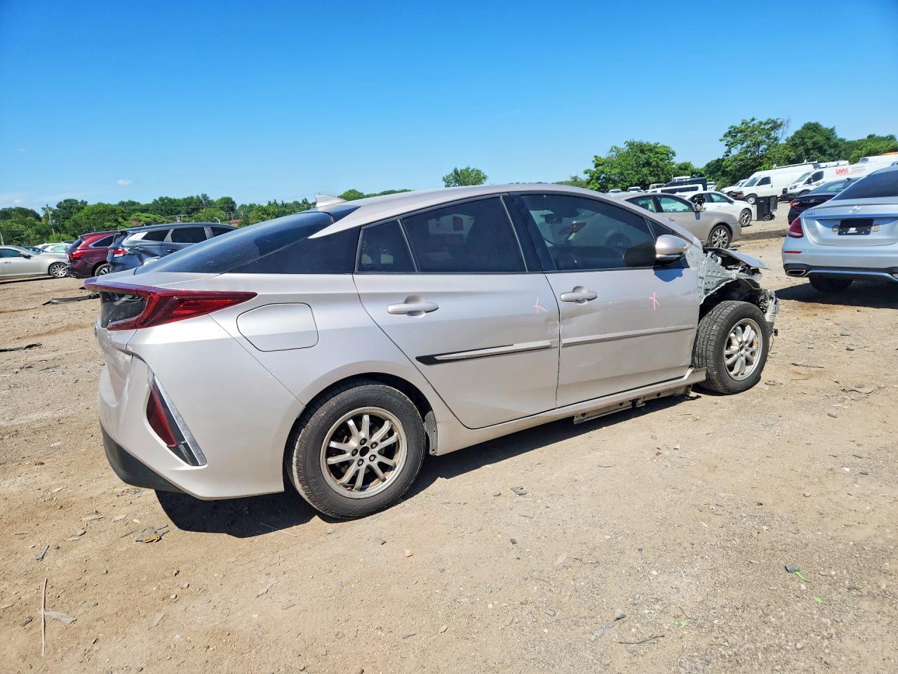 2019 Toyota Prius Prime Plus - Image 3