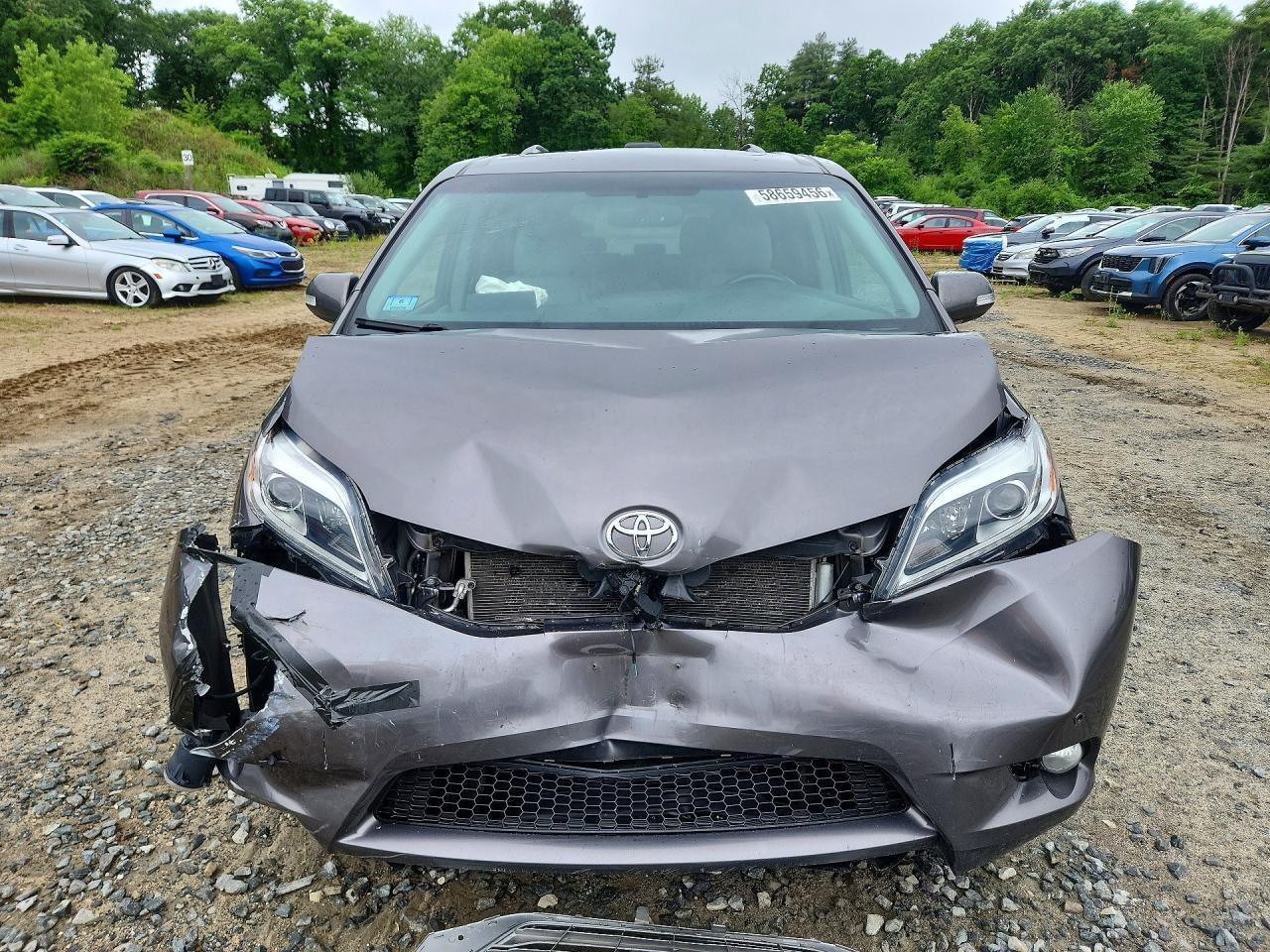 2017 Toyota Sienna Limited 7-Passenger - Фото 5