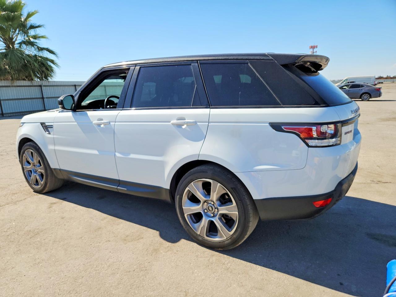 2015 Land Rover Range Rover Sport Hse - Image 2