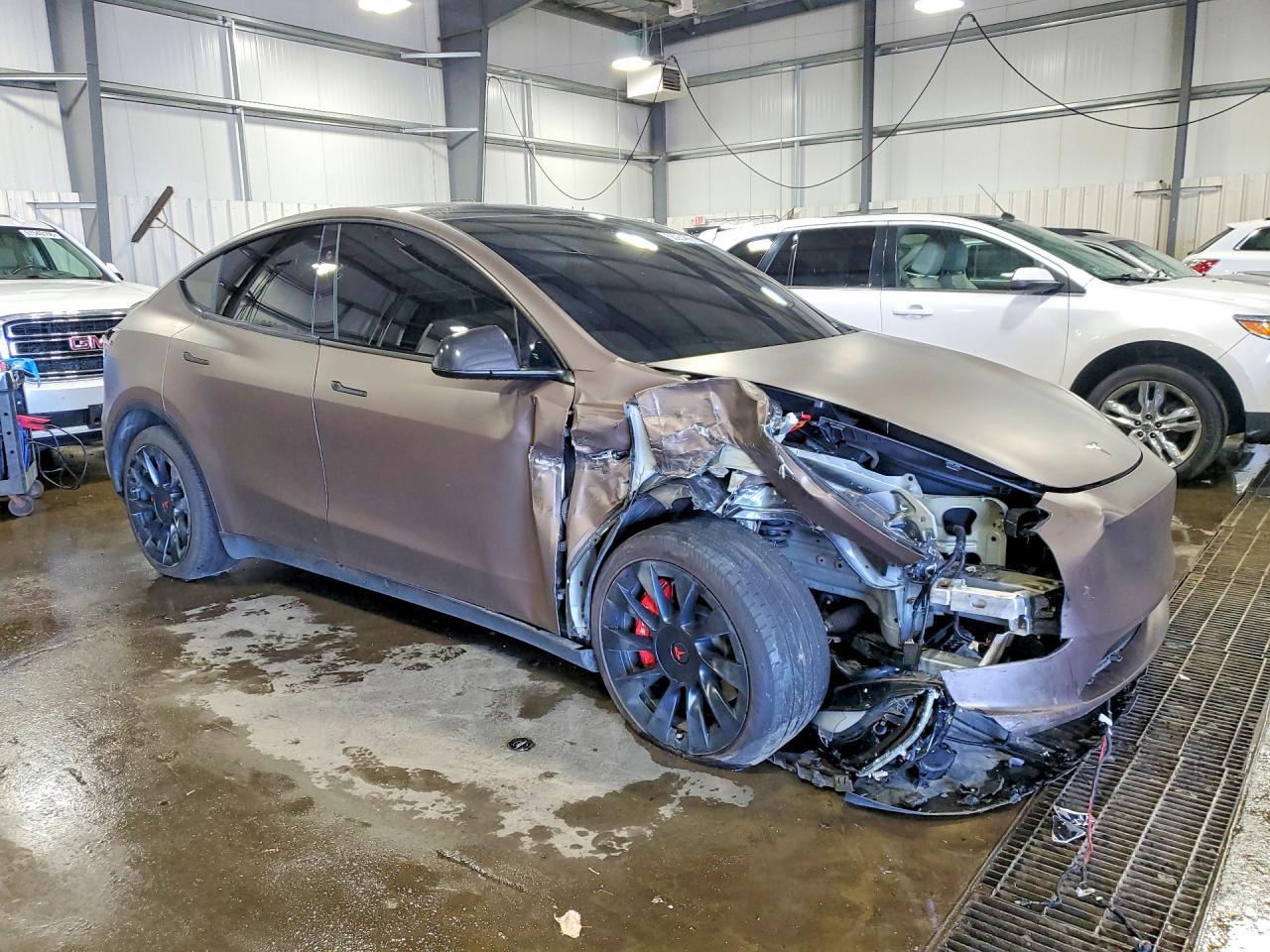 2024 Tesla Model Y - Фото 4