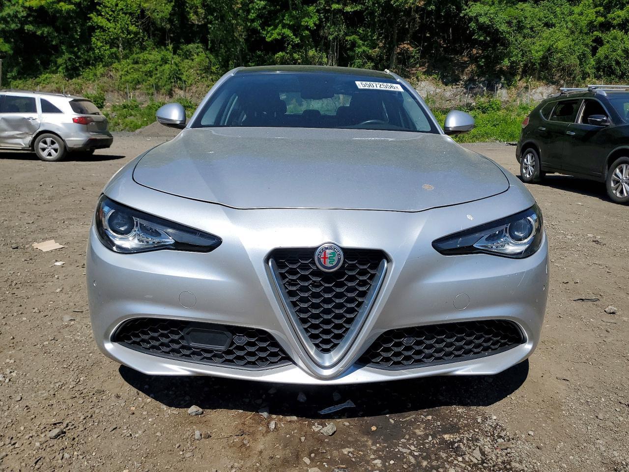 2019 Alfa Romeo Giulia - Image 5