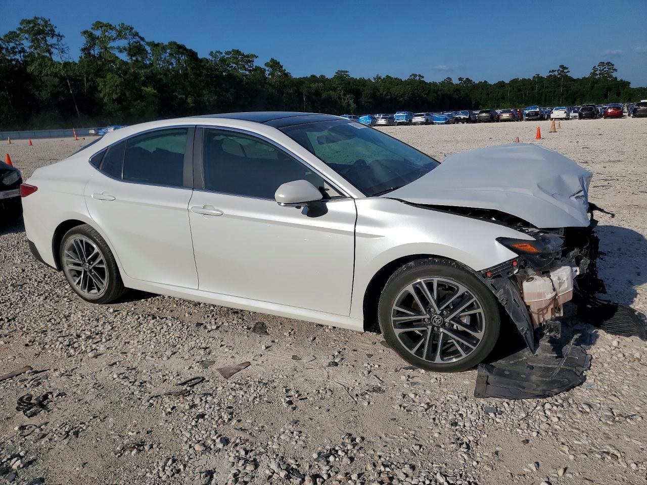 2025 Toyota Camry Xle - Фото 4