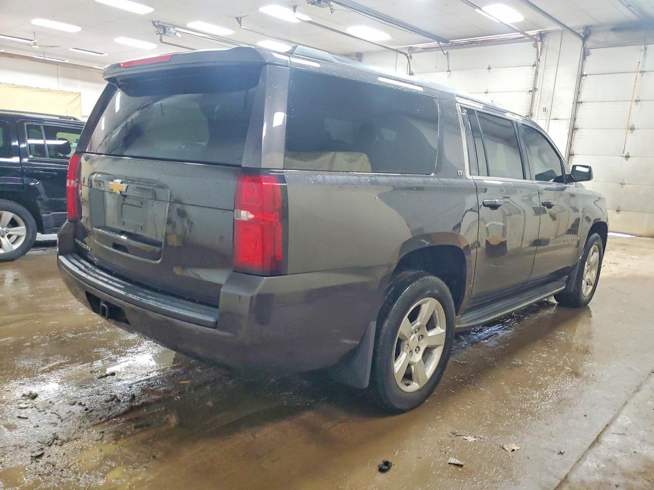2015 Chevrolet Suburban K1500 Lt - Фото 3