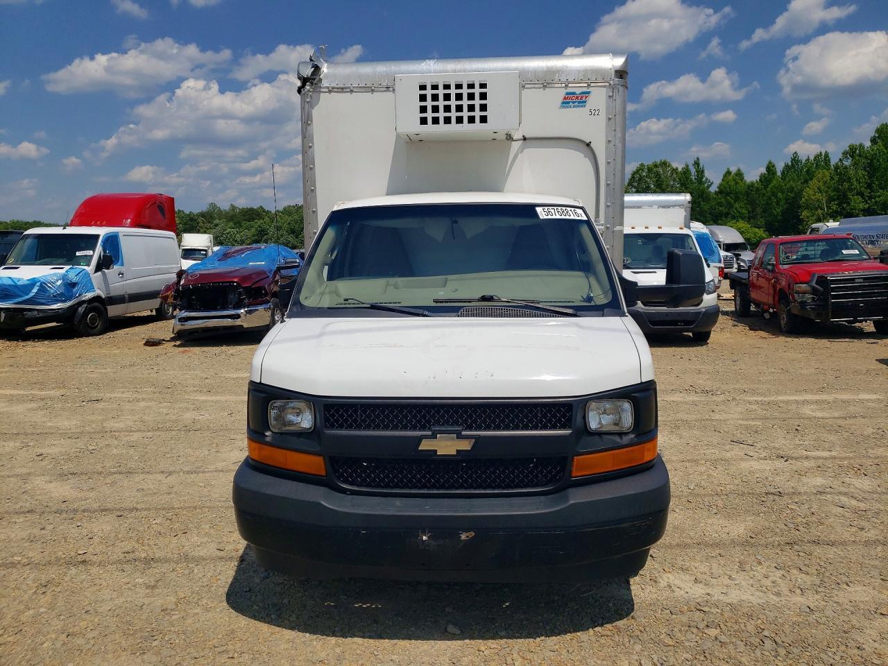 2017 Chevrolet Express Refrigerated Box Truck - Image 5