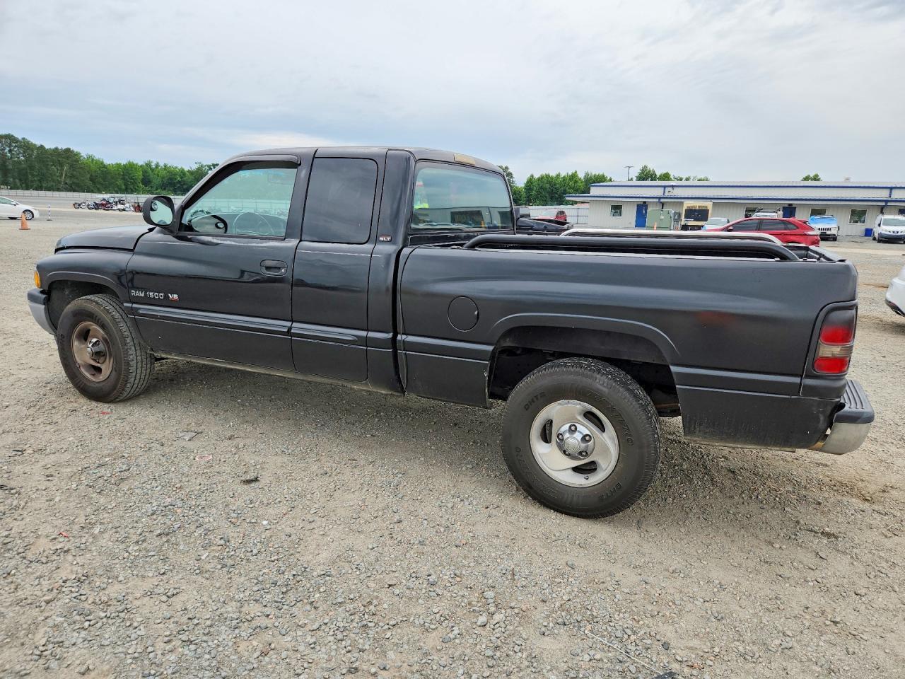 2001 Dodge Ram 1500 - Image 2