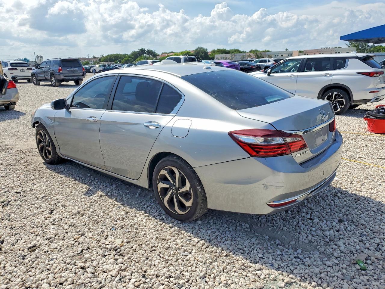 2017 Honda Accord Ex - Фото 2