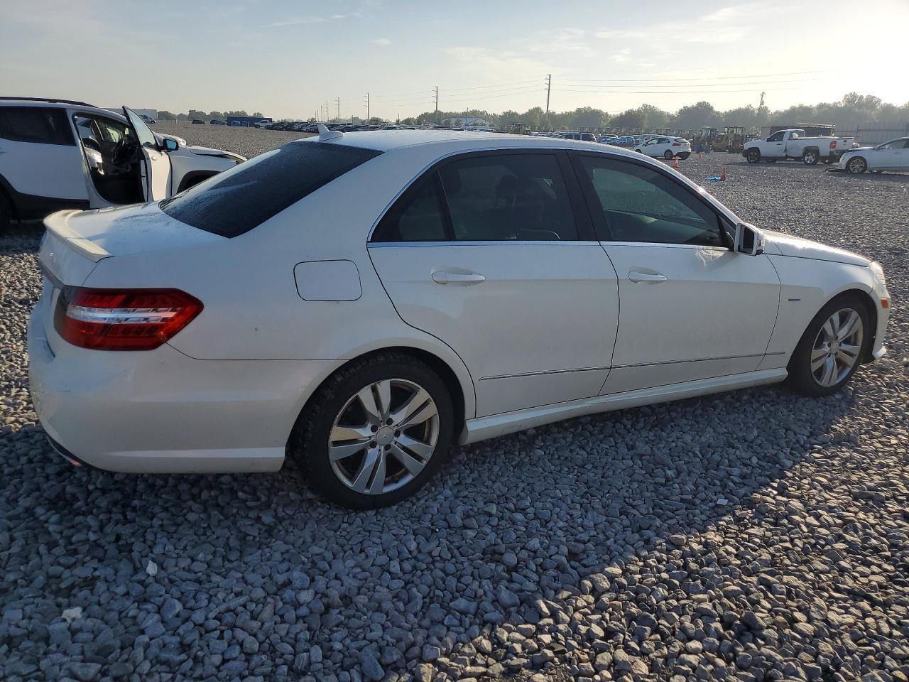 2011 Mercedes-Benz E 350 Bluetec - Image 3