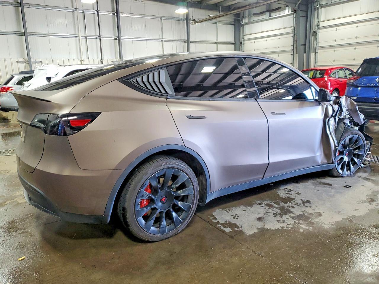 2024 Tesla Model Y - Фото 3