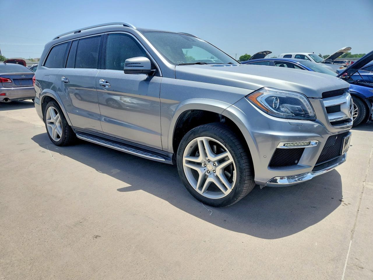 2015 Mercedes-Benz Gl 550 4Matic - Image 4